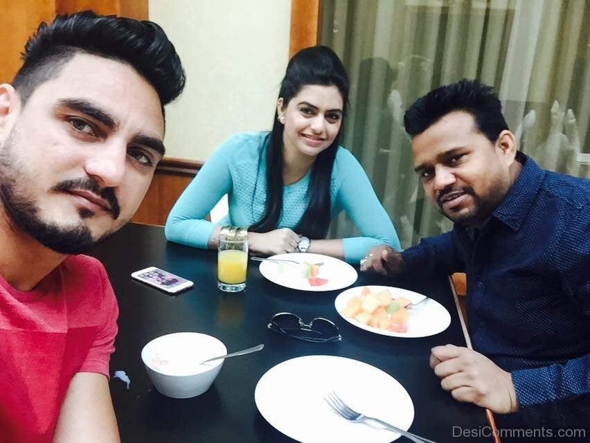 Karamjit Anmol With Kulvinder Billa And Nisha Bano Selfie