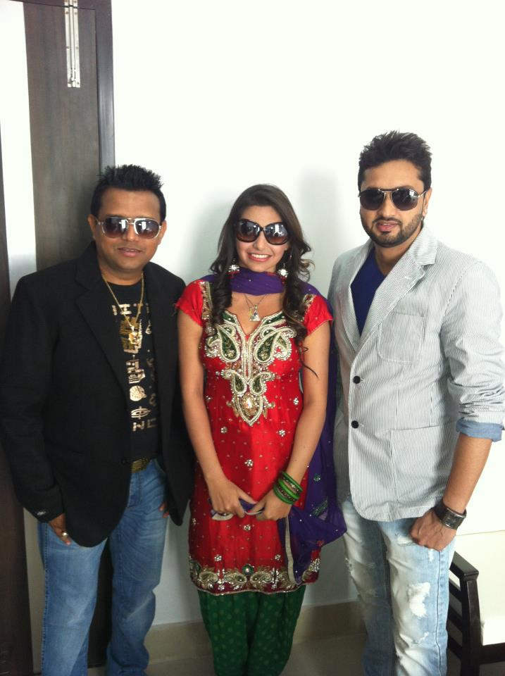 Karamjit Anmol With Nisha Bano And Roshan Prince