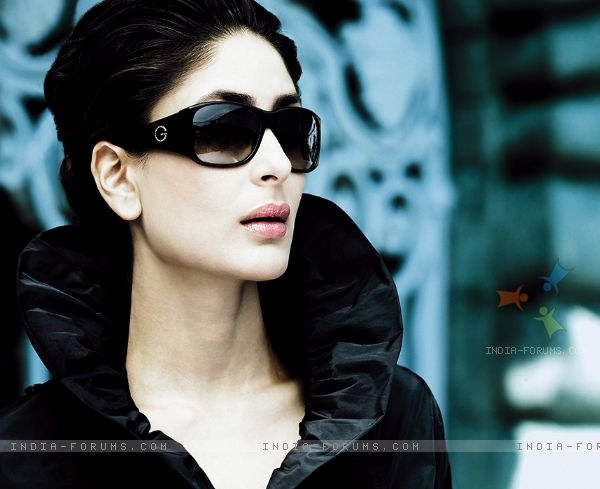 Kareena Kapoor Wearing Goggles