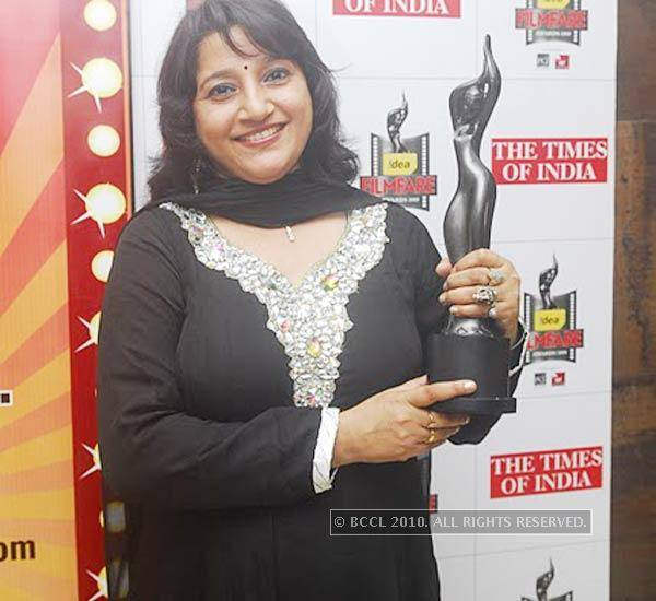 Kavita Seth With Award