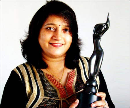 Kavita Seth With Her Award