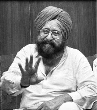 Black And White Pic Of Khushwant Singh