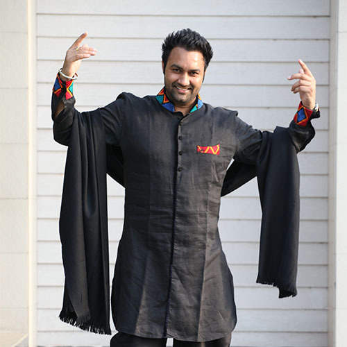 Lakhwinder Wadali Wearing Black Kurta Pajama