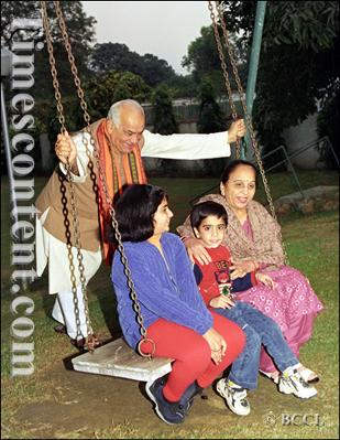 Madan Lal Khurana With Family