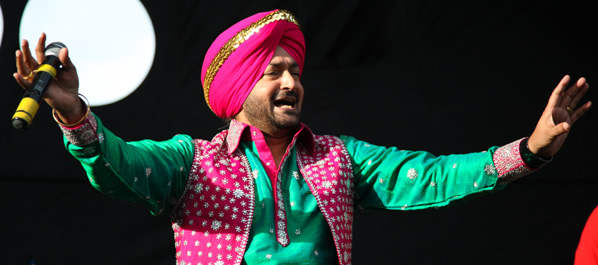 Malkit Singh Singing A Song