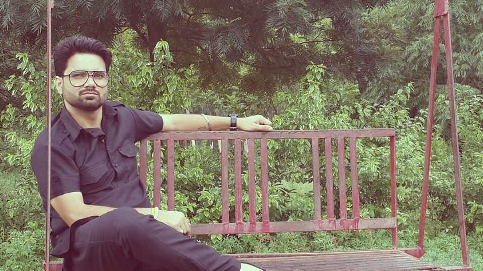 Mandeep Mitthi In Black Kurta Pajama