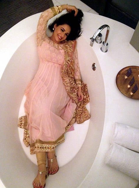 Actor Mandy Takhar Photoshoot