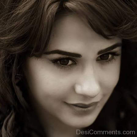 Mandy Takhar Beautiful Face Pic