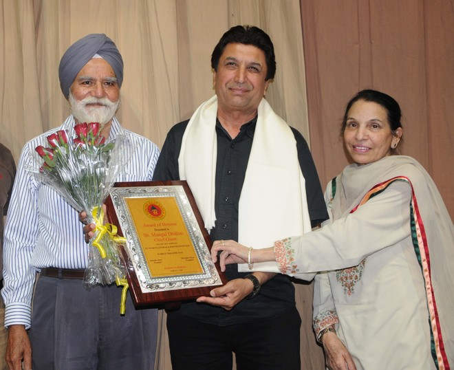 Actor Mangal Dhillon With Award