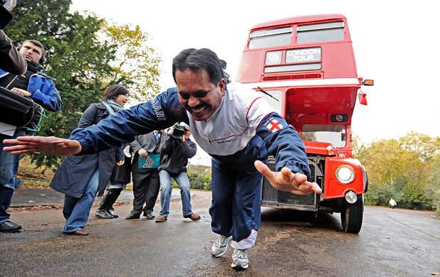 Strongman Manjit Singh Pull A Buss With Hair