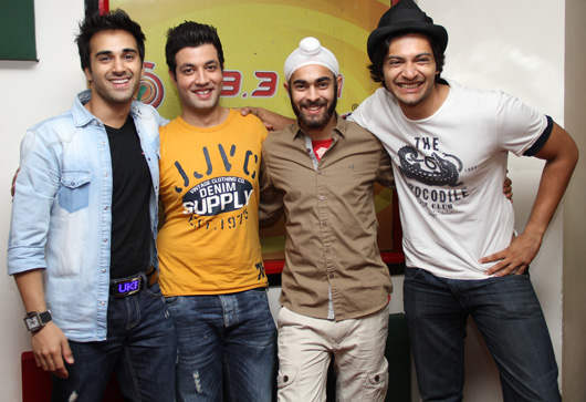 Manjot Singh And Team Fukrey At Radio Mirchi Studio