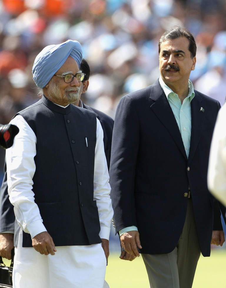Manmohan Singh With Pakistani Leader