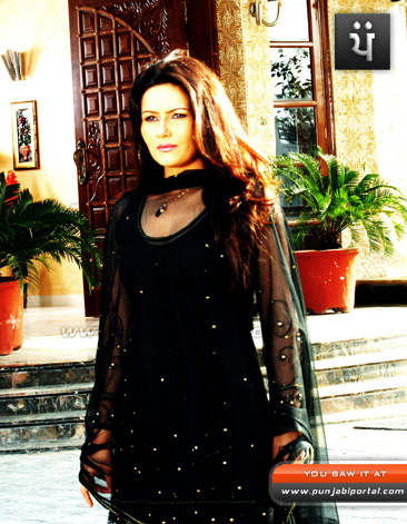 Mannat Singh Looking Stunning In Black Suit