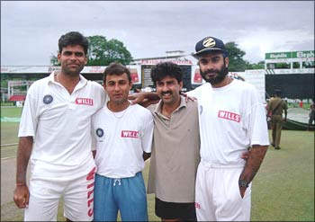 Manoj Prabhakar With Team Member