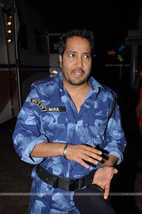Mika Singh In Army Look