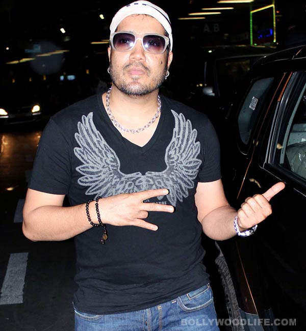 Mika Singh In Black Tshirt