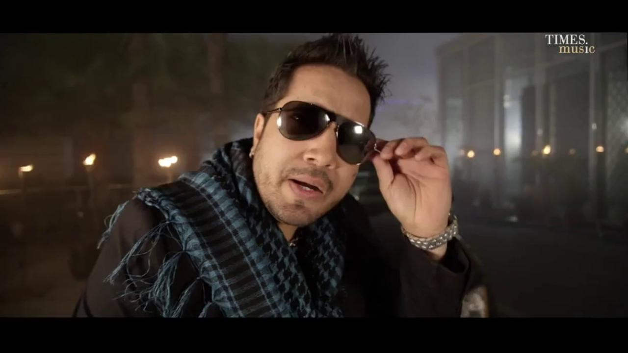 Mika Singh In Goggles