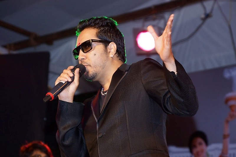 Mika Singh Looking Awesome