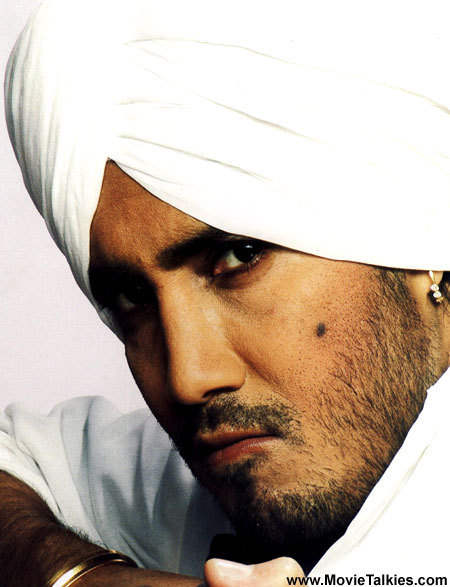 Mika Singh Wearing White Turban