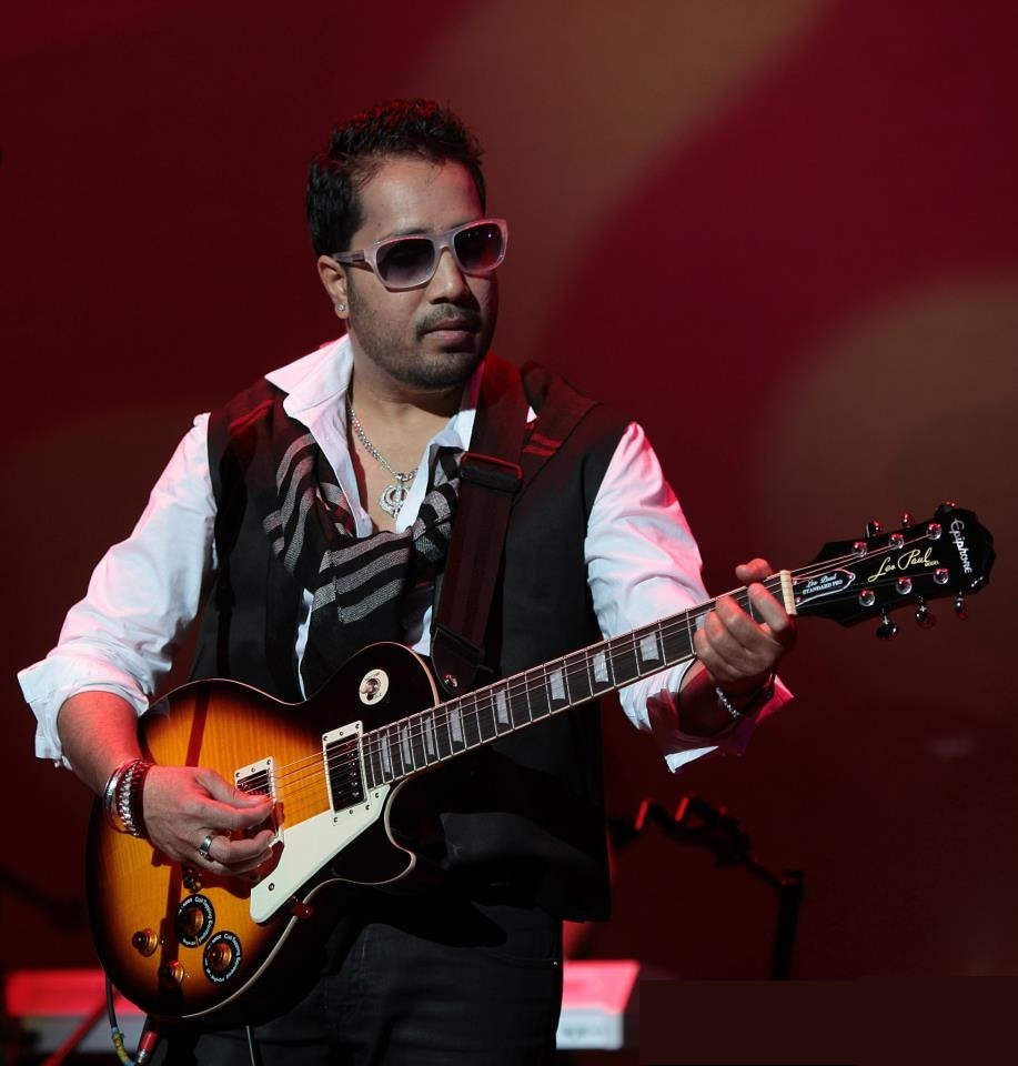Mika Singh With Guitar