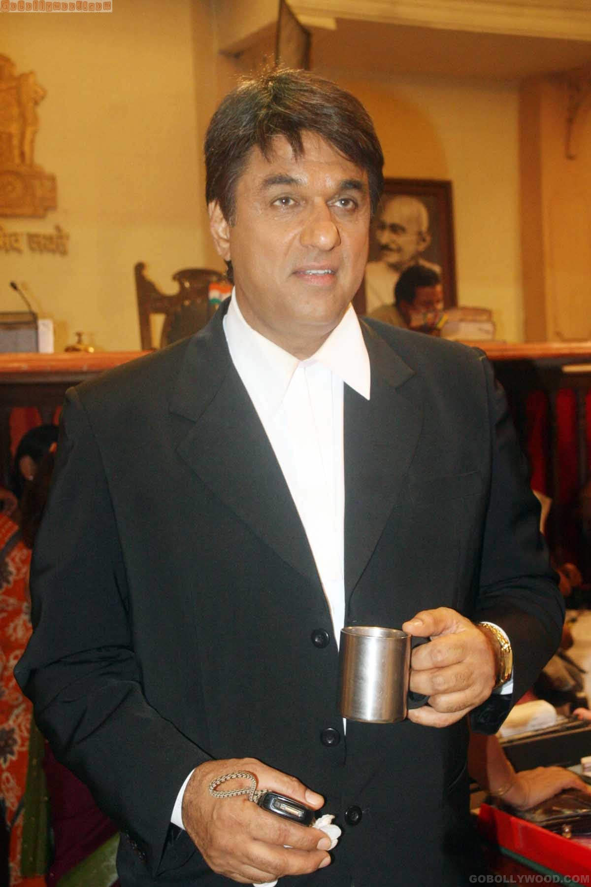 Mukesh Khanna Holding Cup