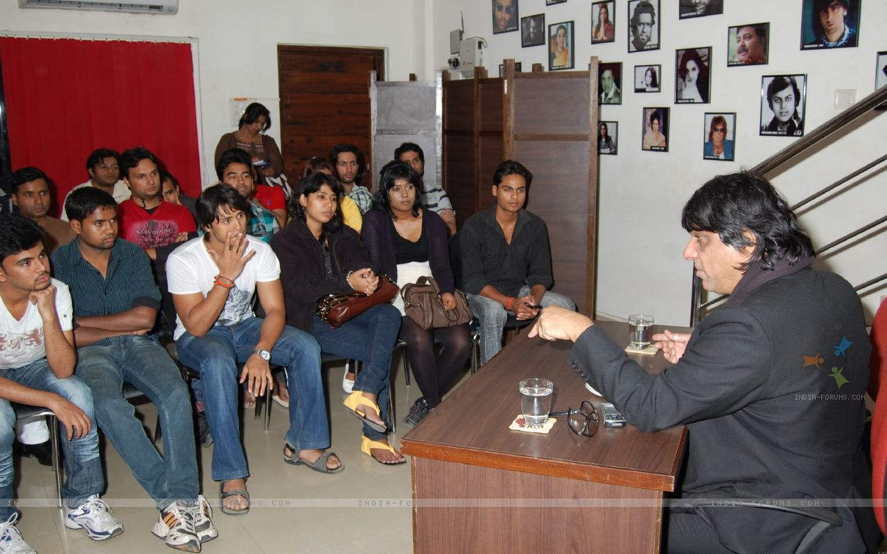 Mukesh Khanna With Students