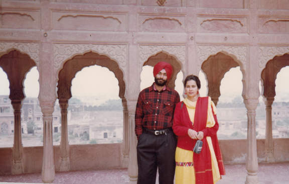 Old Pic Of Navjot Singh Sidhu And His Wife