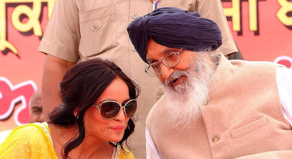 Parkash Singh Badal With  Other Politician