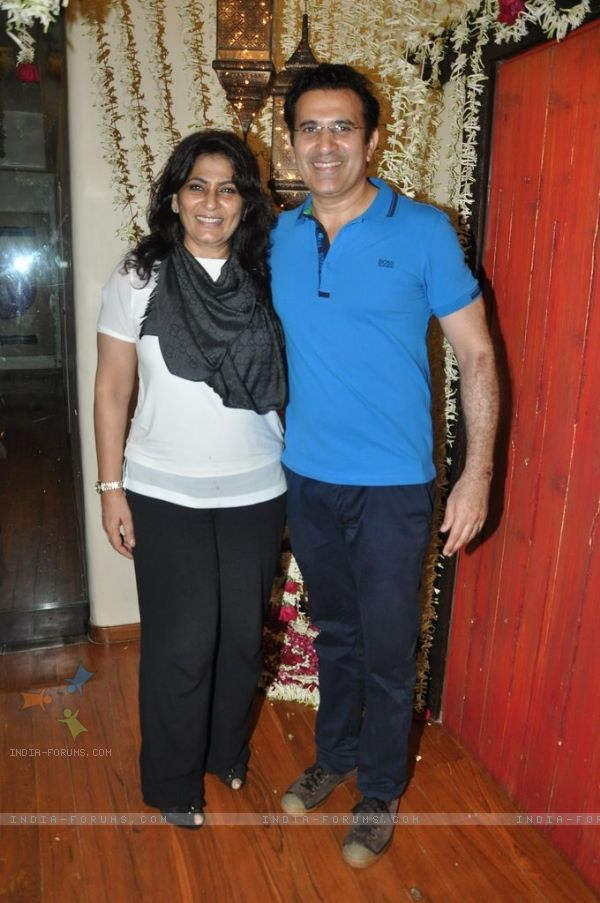 Parmeet Sethi And His Wife