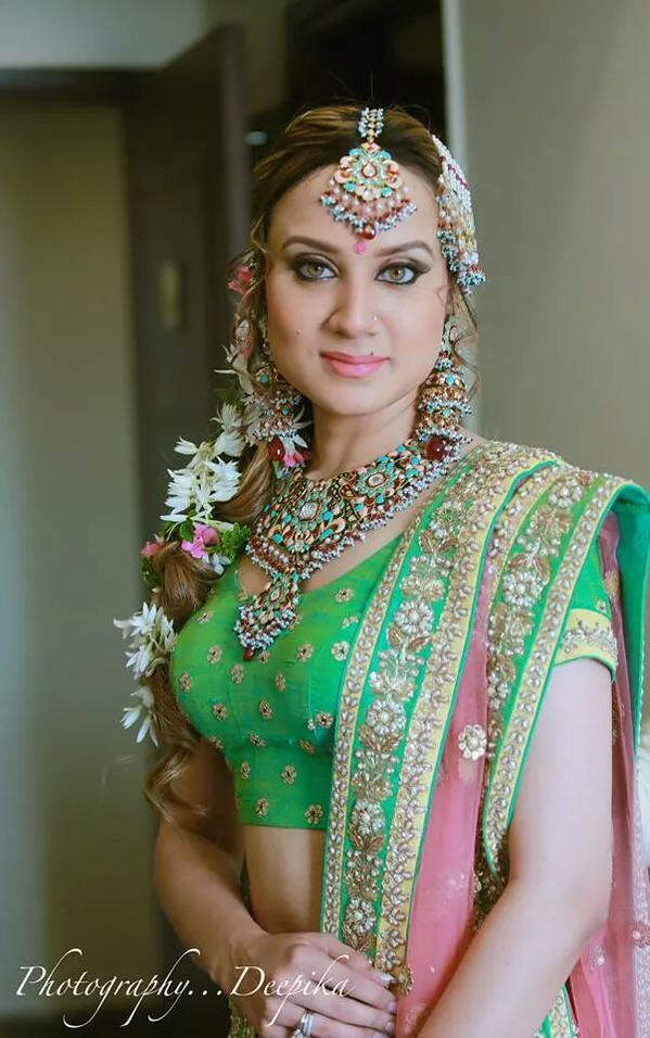 Pooja Tandon  In Traditional Dress