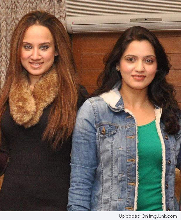 Pooja Tandon  With Her Friend