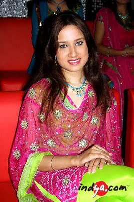 Pooja Tandon Looking Cute