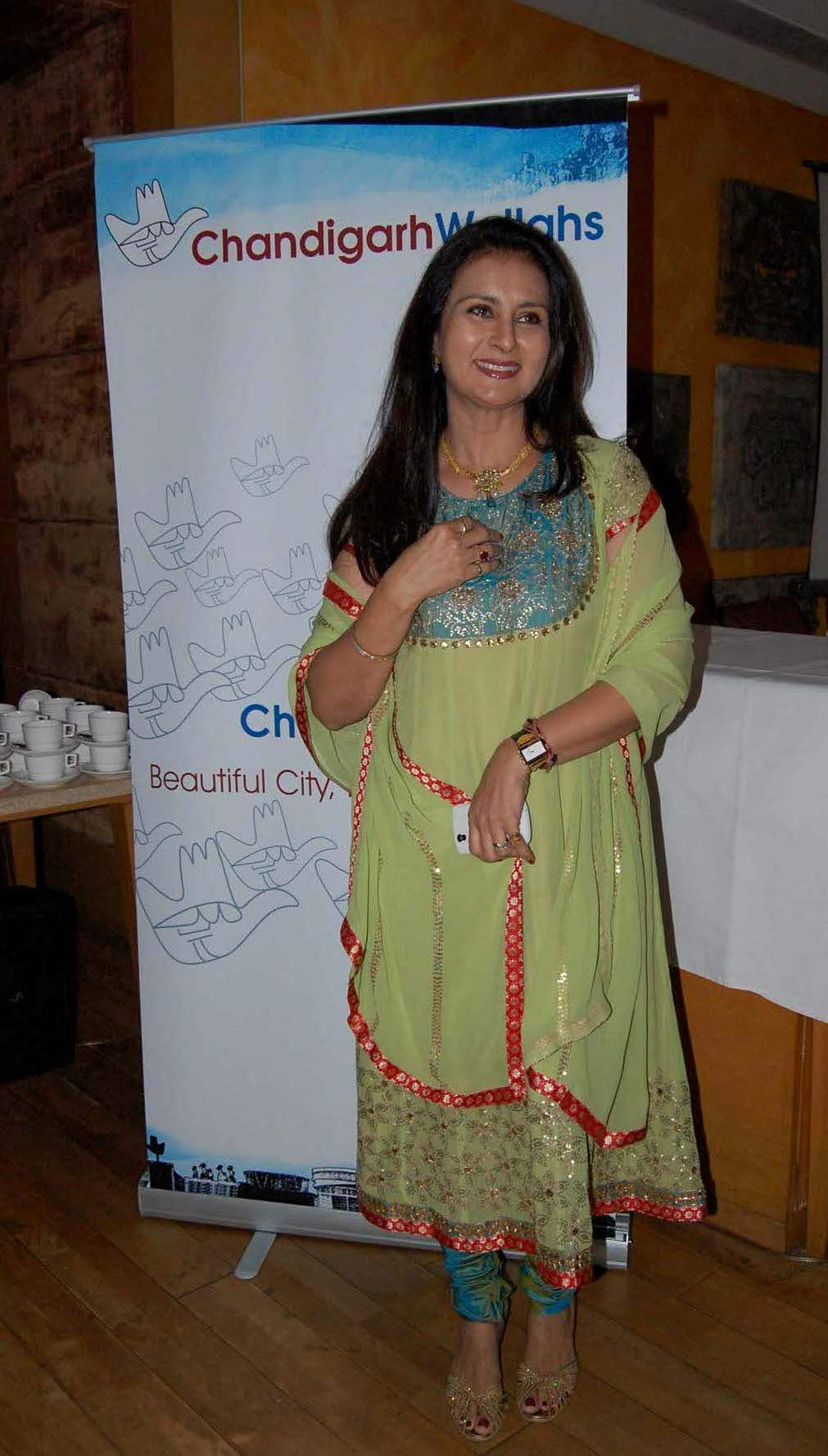 Poonam Dhillon Wearing Punjabi Suit