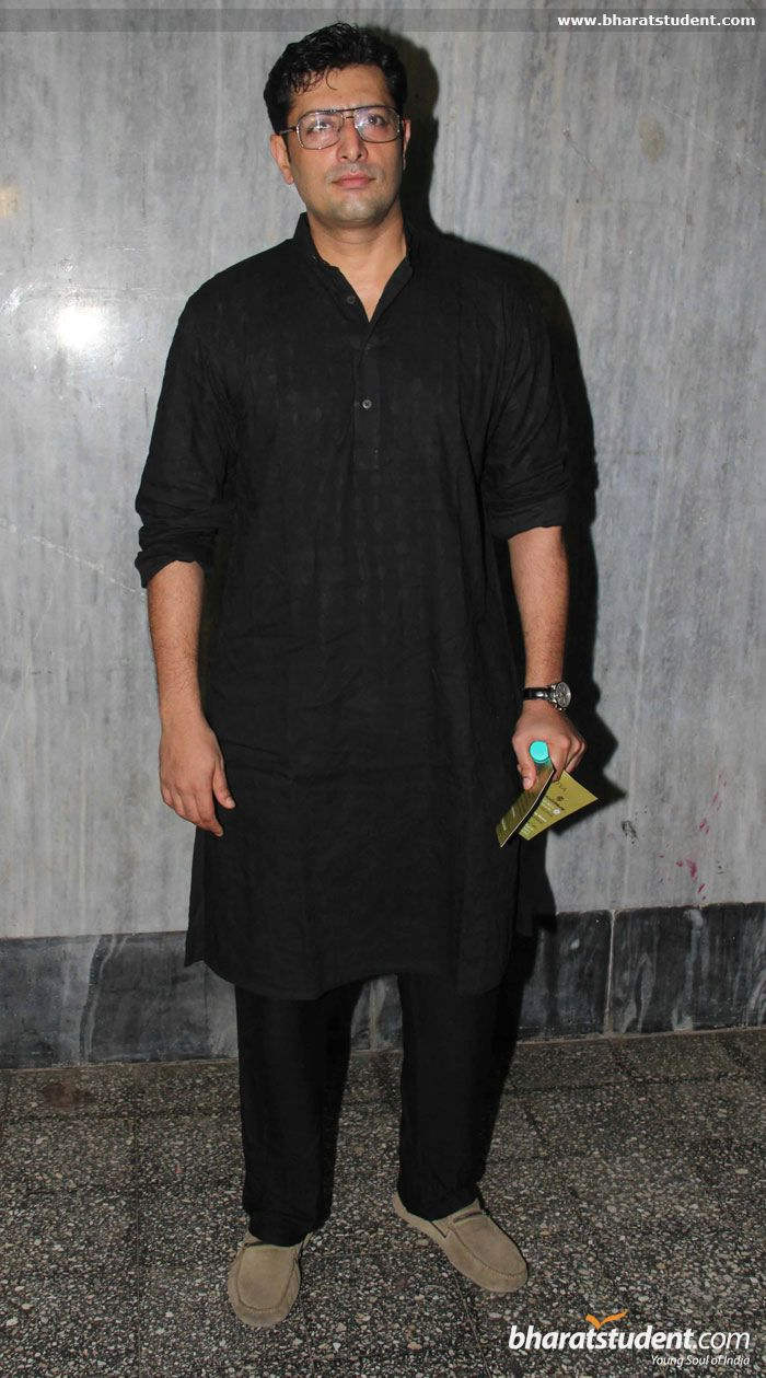 Priyanshu Chatterjee In Black Outfit