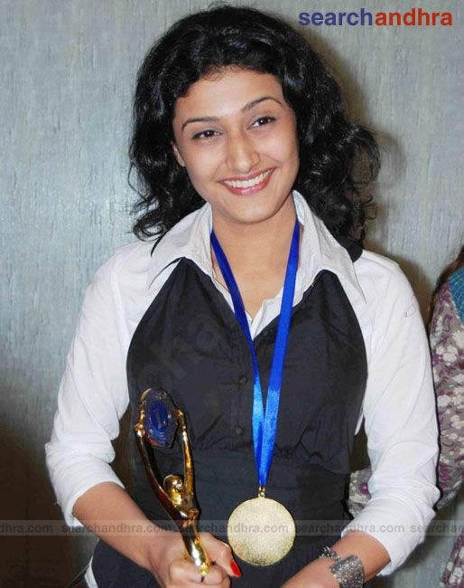 Ragini Khanna Showing Award