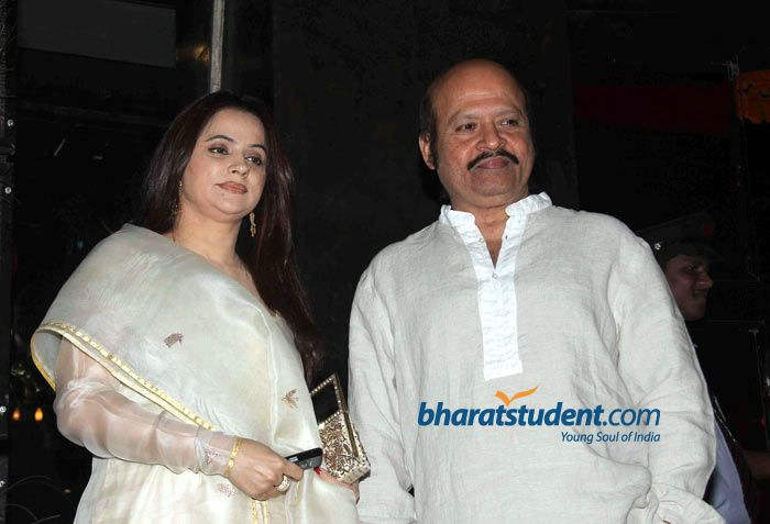 Rajesh Roshan And  His Wife Photo