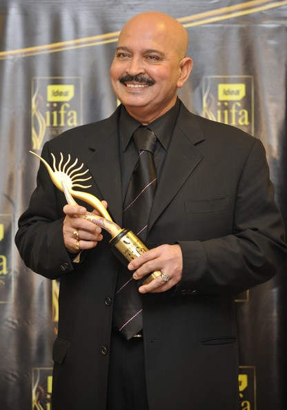 Rakesh Roshan Holding Award
