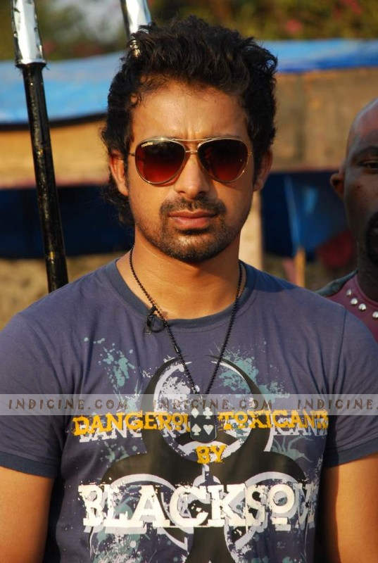 Rannvijay Singh Wearing  Sunglasses