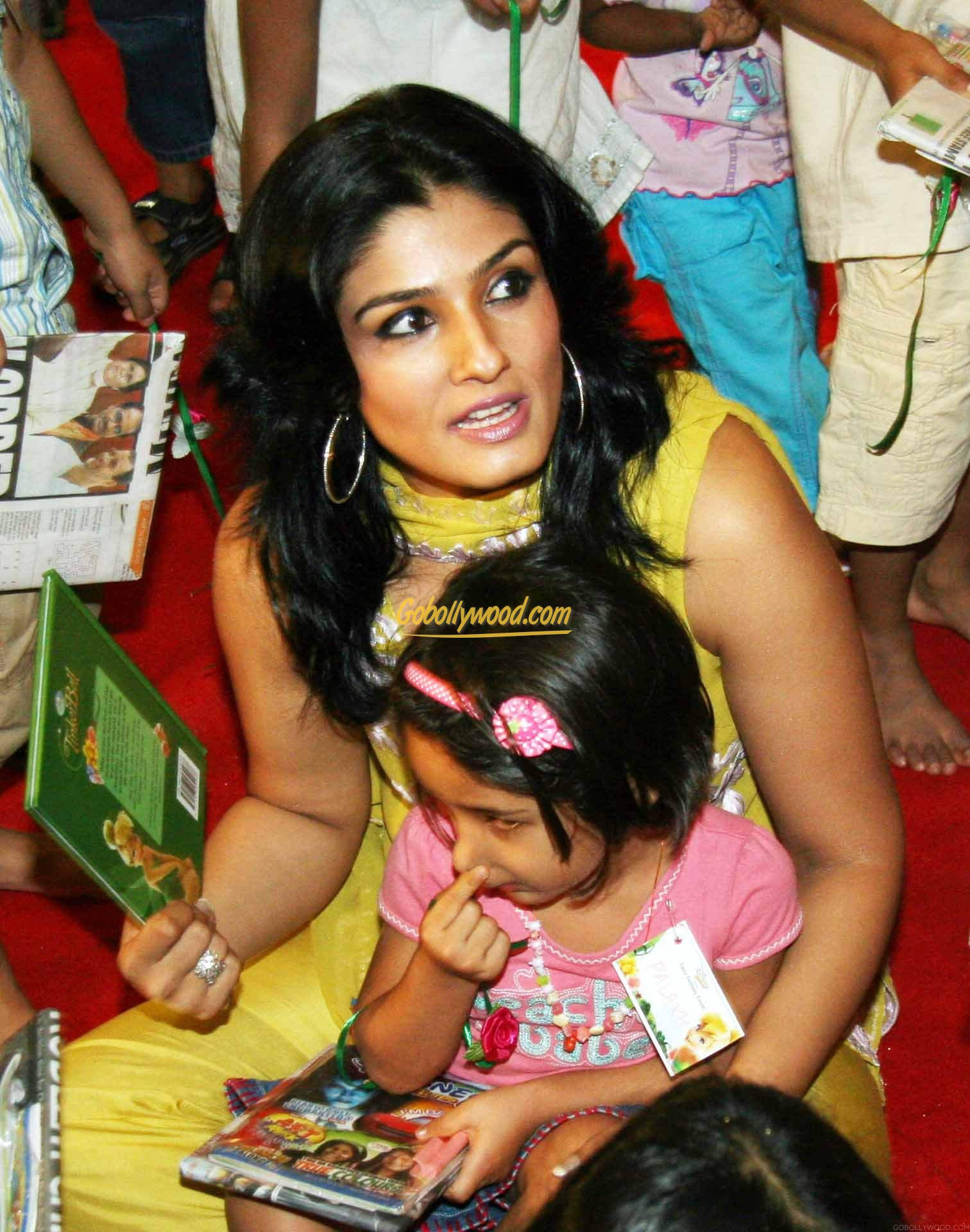 Raveena Tandon With Kid