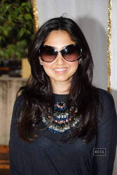 Rinke Khanna Wearing Goggles