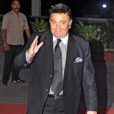 Rishi Kapoor Raising Hand