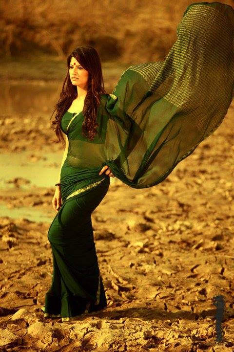 Saanvi Dhiman Wearing Green Saree
