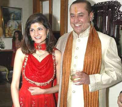 Sabeer Bhatia With His Wife