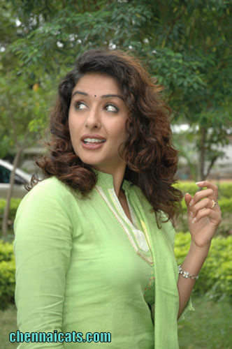 Actress Samiksha Singh