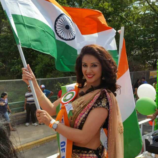 Samiksha Singh Holding Indian Flag
