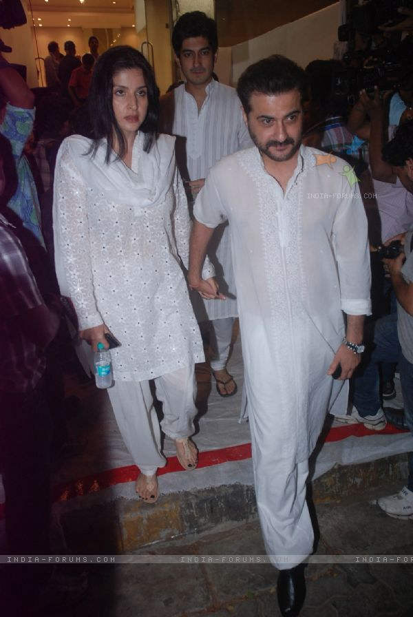 Sanjay Kapoor With His Wife