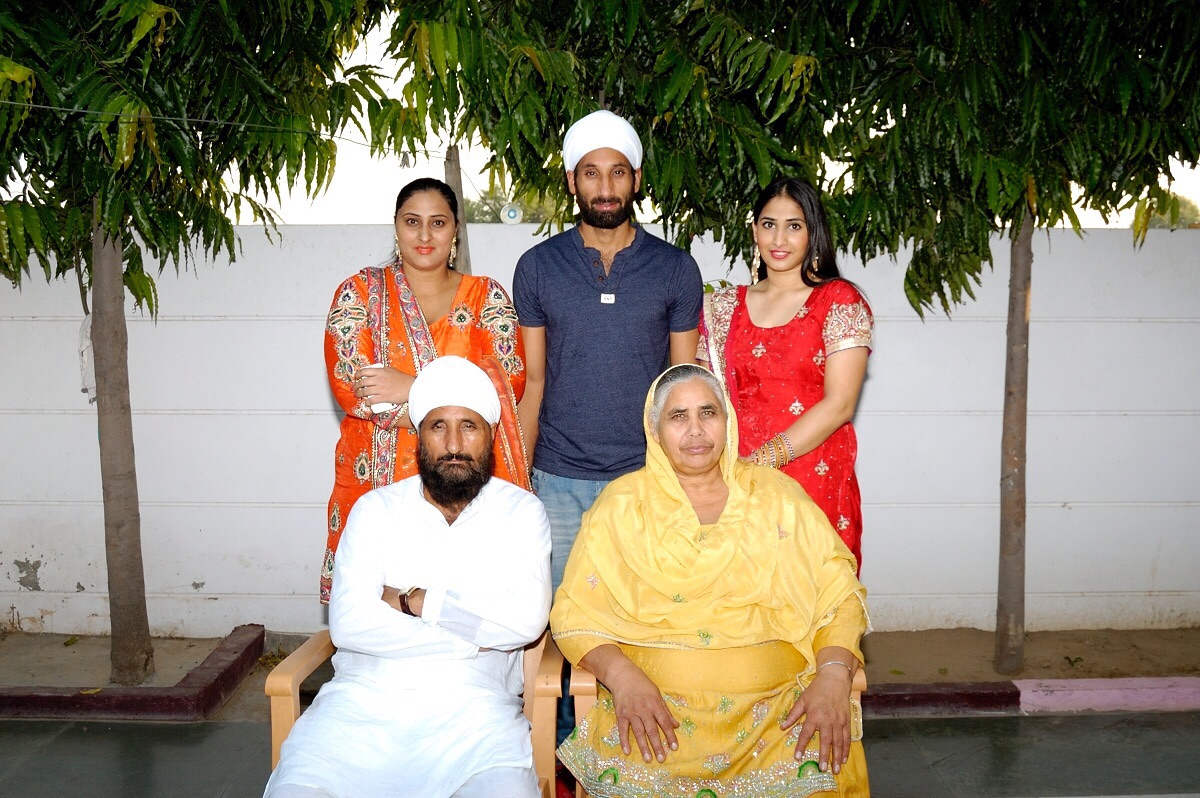 Sardara Singh With Family
