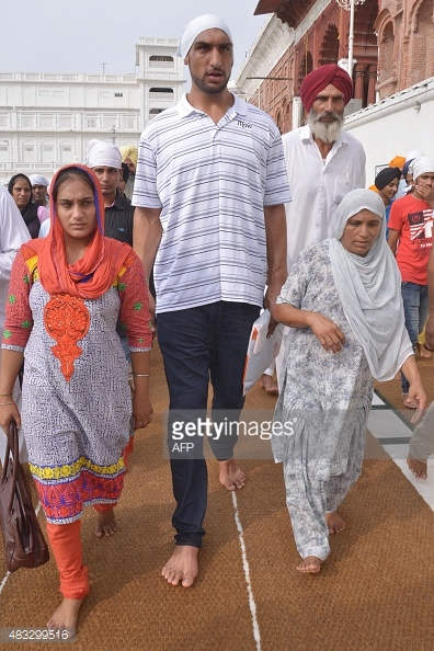 Satnam Singh Bhamara At Golden Temple With His  Family