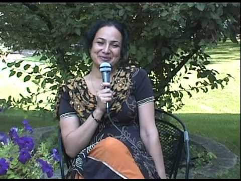 Singer Satwinder Bitti  Kaur On Mic