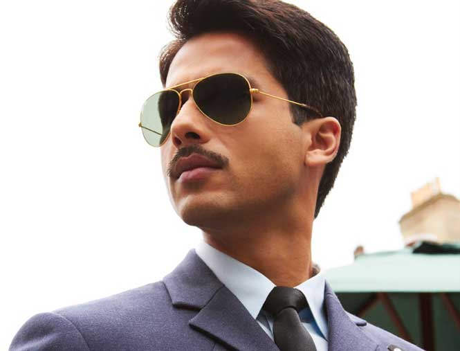 Shahid In Officer Look